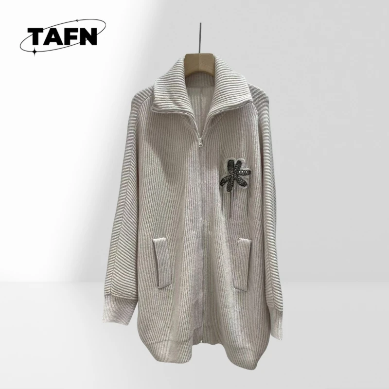 

Vintage-Inspired 2025 High-End Cashmere Cardigan, Warmth and Style for Casual Occasions with Vintage Touch, for CasualA25180