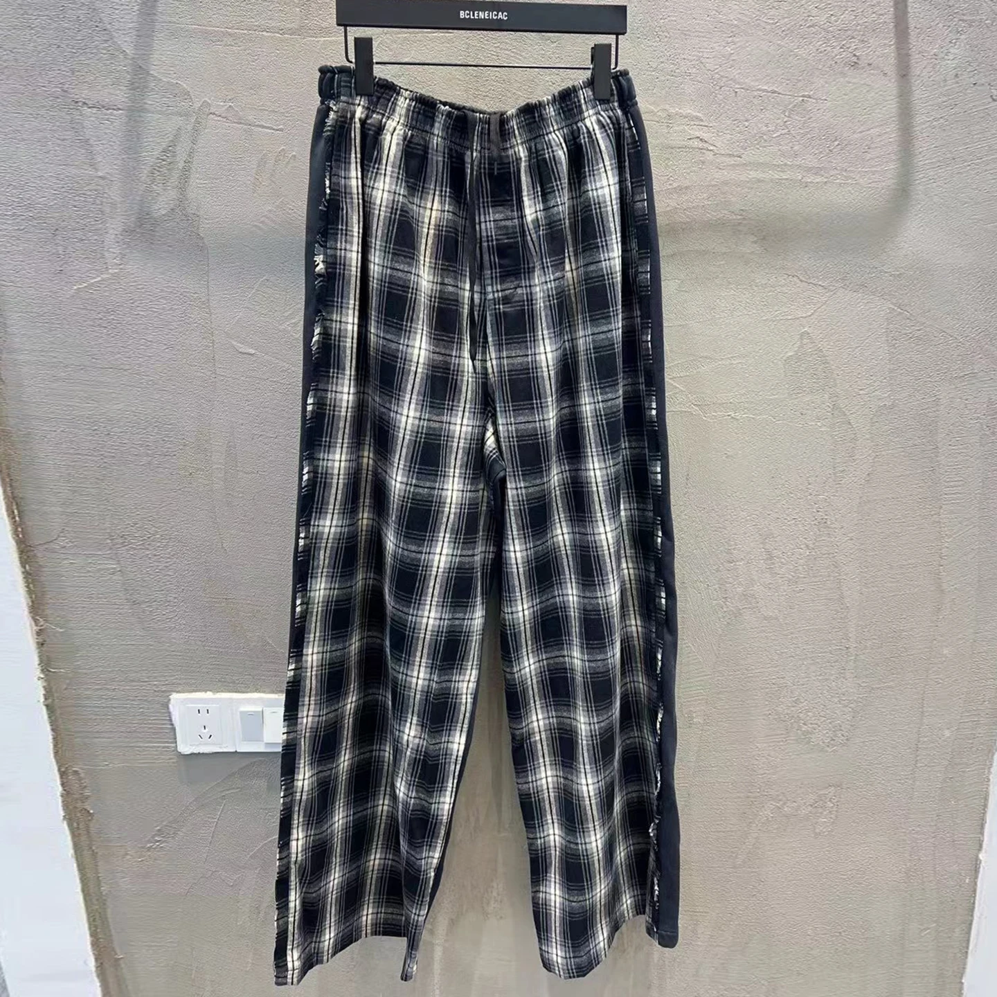 

BCLENEICAC New Men's Casual Pants Plaid Loose Straight Leg Casual Trousers High Waist Elastic Waisand Summer Faion