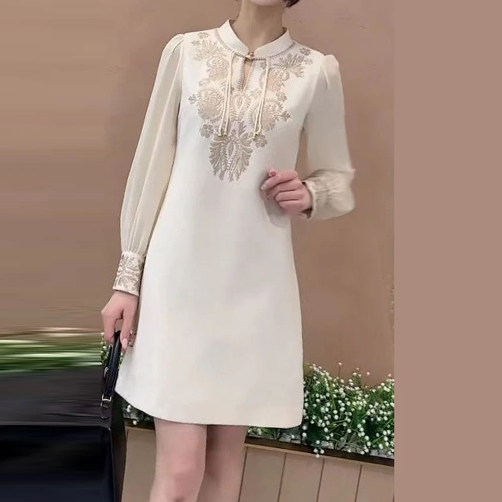 

Skinny national style 2025 splicing high-end autumn new embroidered disc-buckled cheongsam dress temperament waist trend