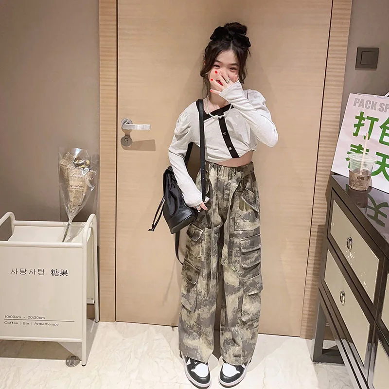 Girl's high-waisted and wide-leg camouflage overallsnew in spring 2023 pant