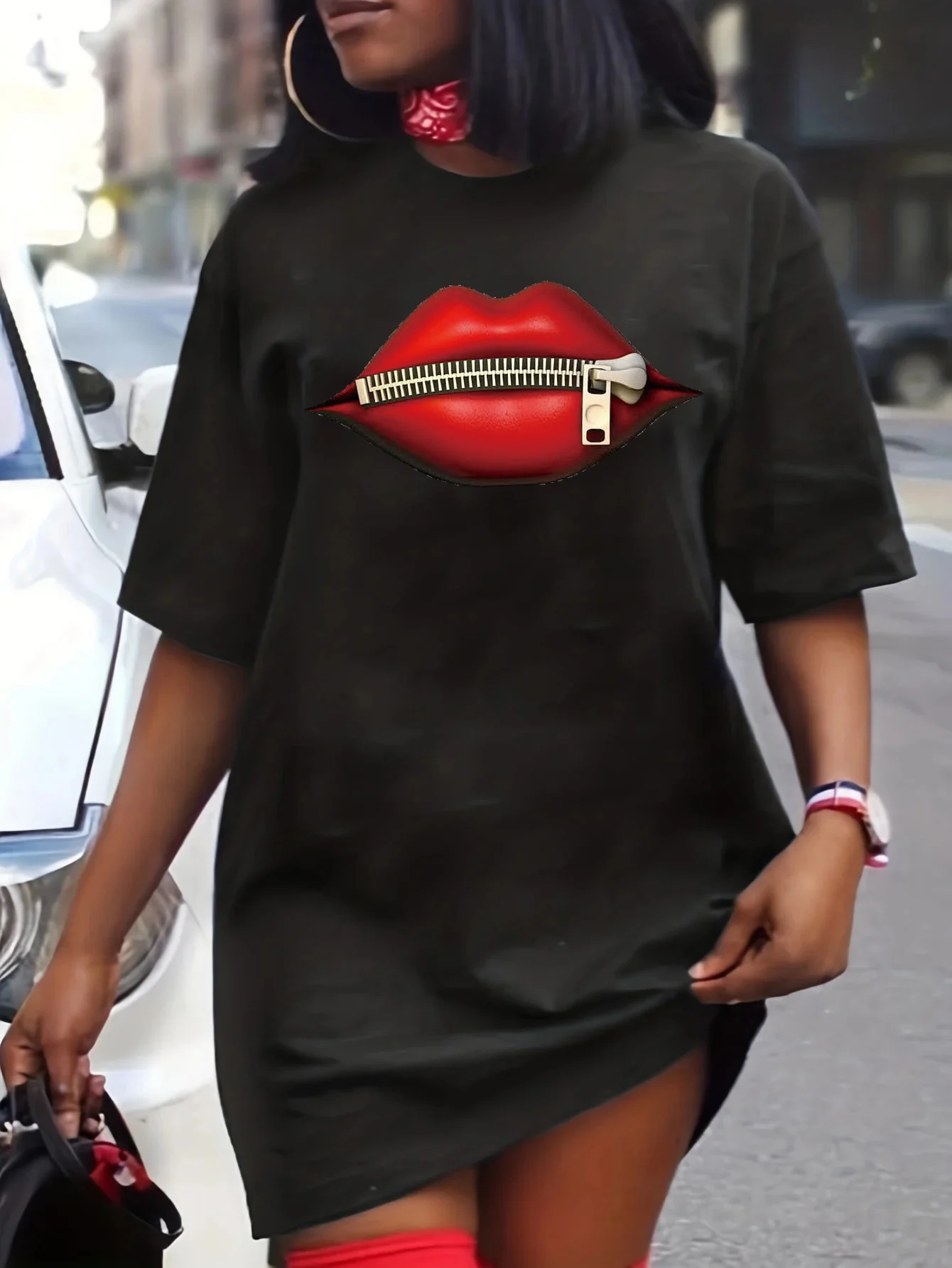 ポップな女性の夏のカジュアルな赤いリッププリントゆったりサイズラウンドネック半袖Tシャツワンピース新ファッションプリントラウンド