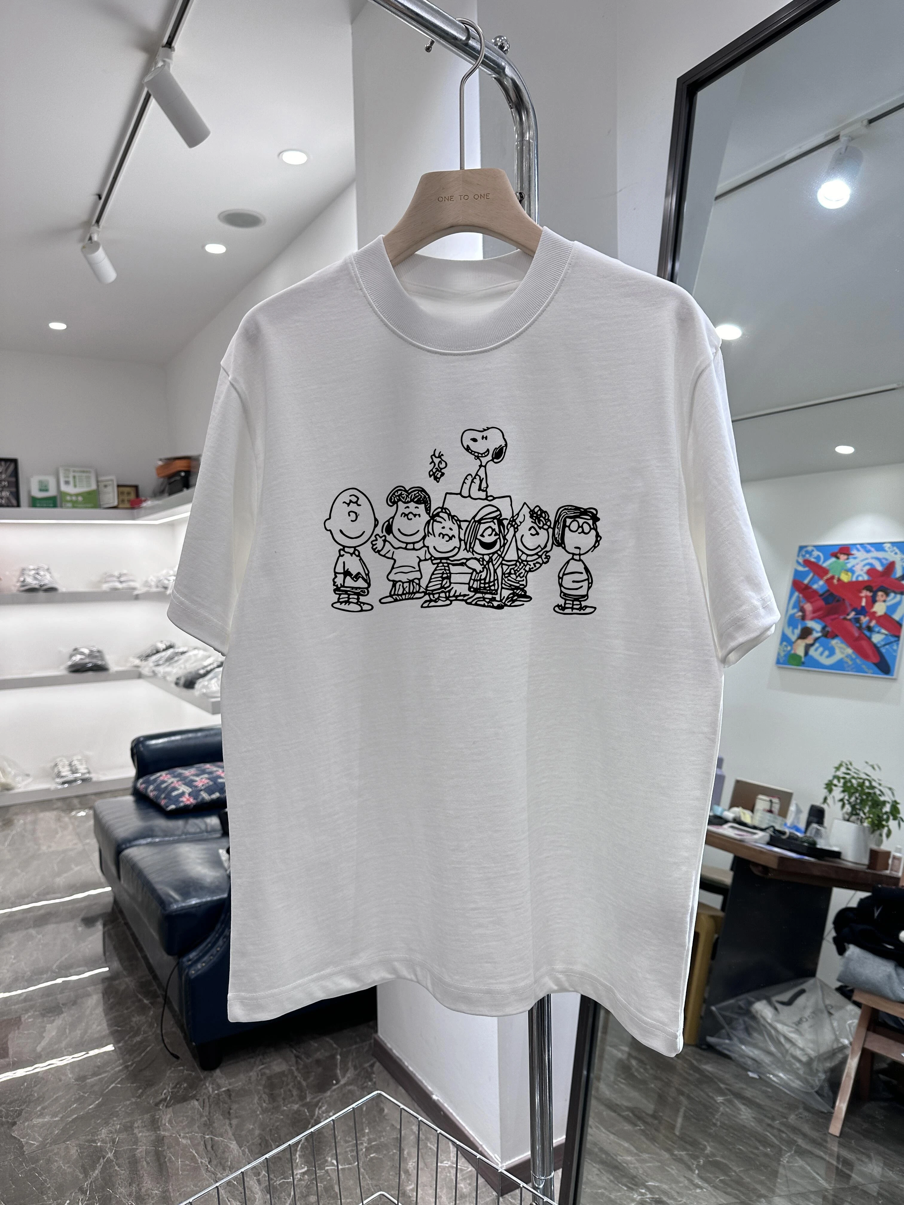 

MINISO Snoopy T-shirt Pattern Street Wear Retro Men's and Women's Loose Cotton Breathable Harajuku Short Sleeved Casual Top