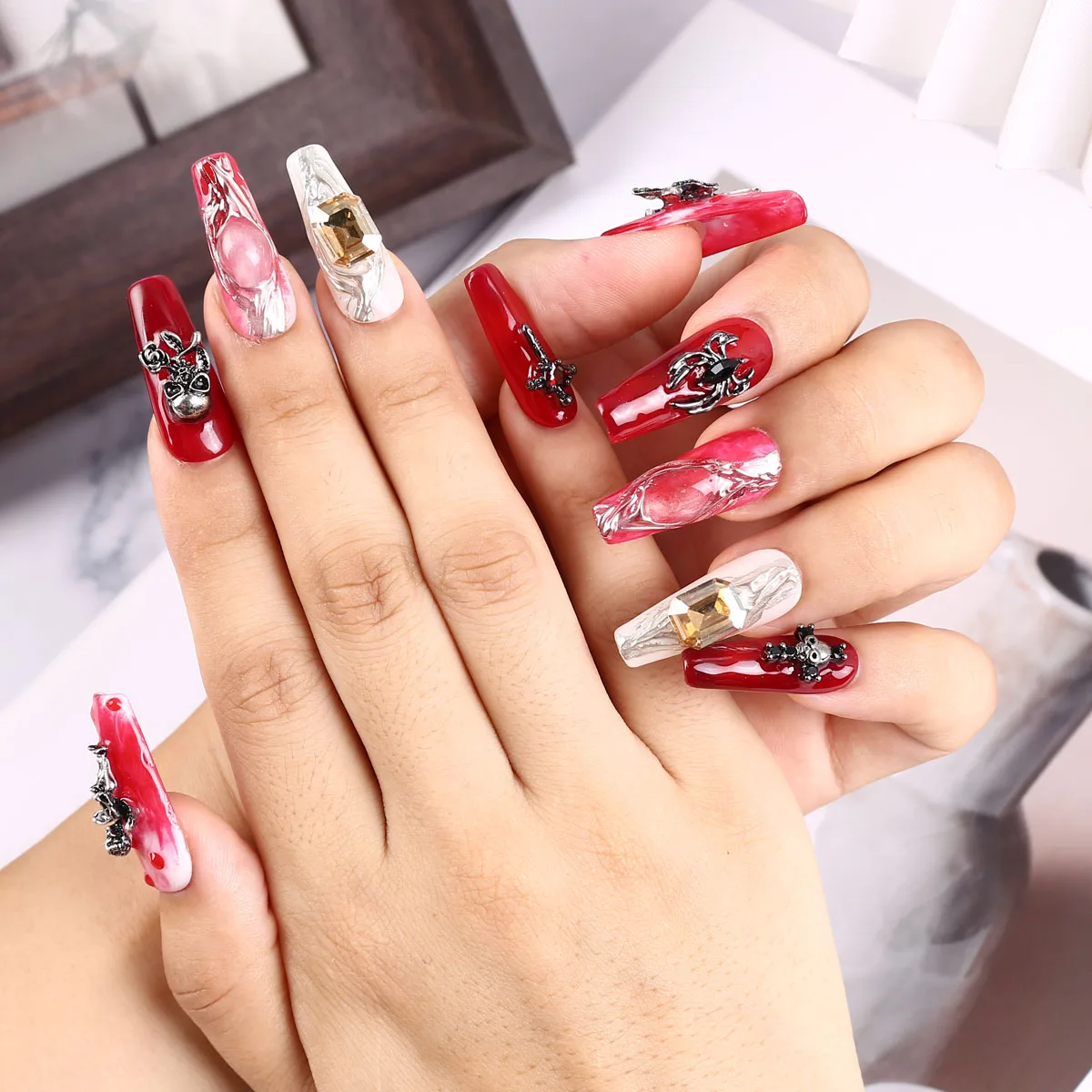 10 pec Cross Fake Nails 3D Flower Shell Fris Design Dames Volledige Set Acryl Wearable Franse Nail Tip Art