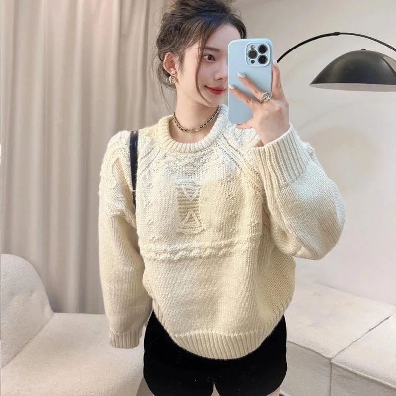 2024 Winter New Women\'s Crochet Floral Knit Sweater Top - Cozy Loose Pullover Sweater with Elegant Style Design