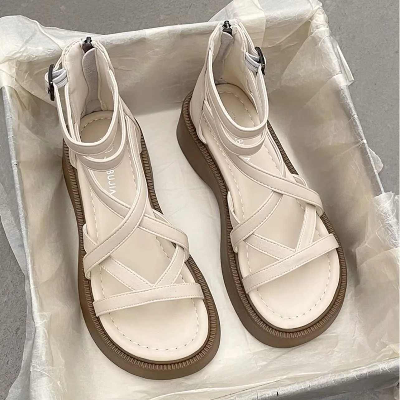 Damen sandalen, sommerliche dicke Sohlen, kreuz gewebt, vielseitig, mit Reiß verschluss hinten, lässiger Streets tyle