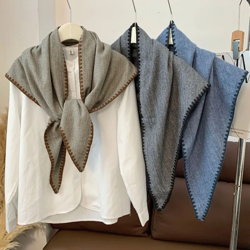 

Autumn and Winter Triangle Scarf Shawl Women's Travel Outfit Fashionable Retro Versatile Warm Scarf Poncho Feminino Inverno