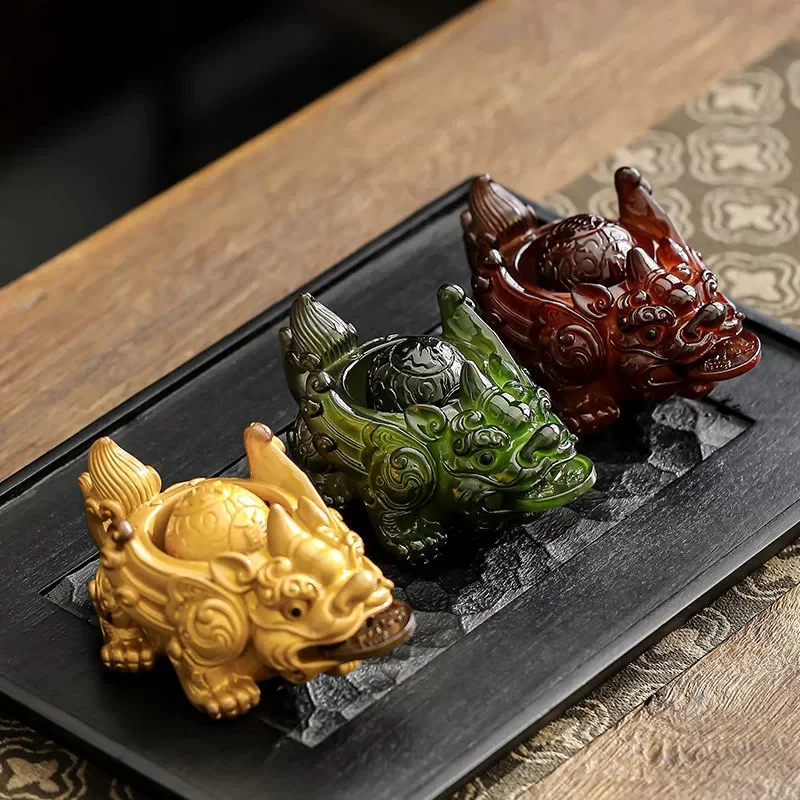 

1PCS Chinese Resin Discolored Tea Pet Lucky Cute Golden Toad Ornaments Desktop Handmade Crafts Home Tea Set Decoration Gifts