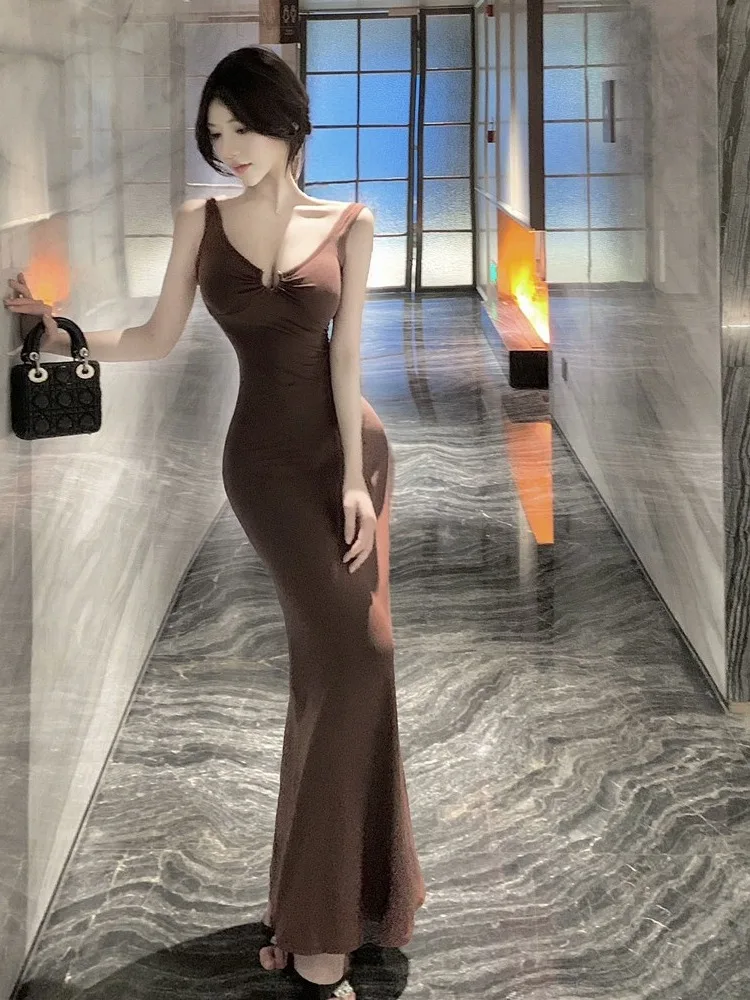 

Elegant Coffee Colored Sexy Backless Summer New Style Women's Dress Skirt Wrap around Waist Design Breathable Cotton Material