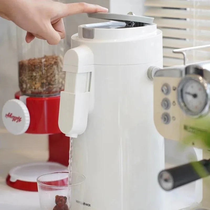 bouilloire-isolee-a-pression-bouteille-d'eau-chaude-a-pression