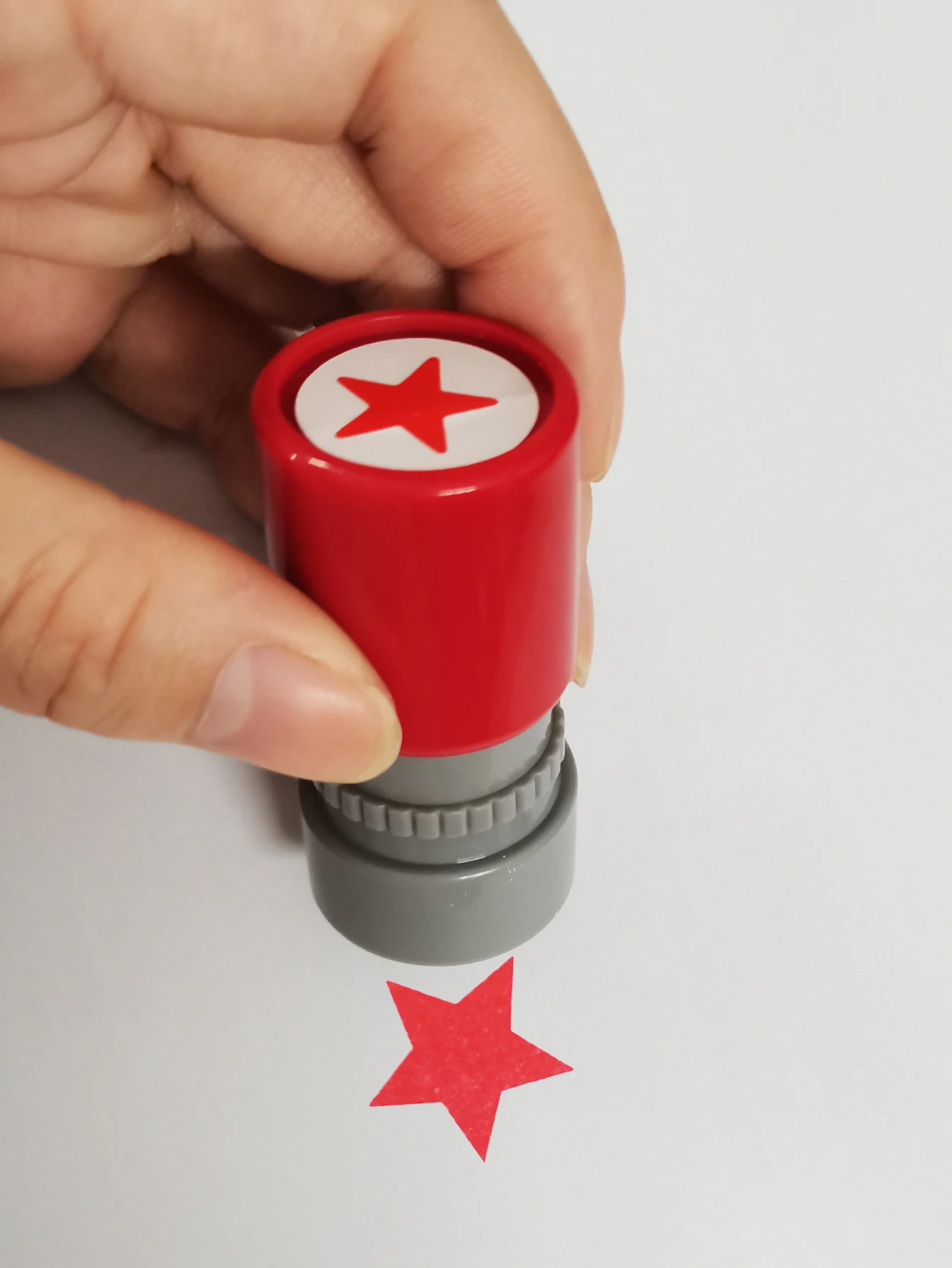 Red five-pointed star stamp encourage children teaching stamp Award stamp automatic ink school teachers family use