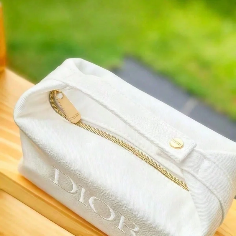 Dior’s Bag Elegant White Canva - đánh giá và giá Beauty Makeup Dior