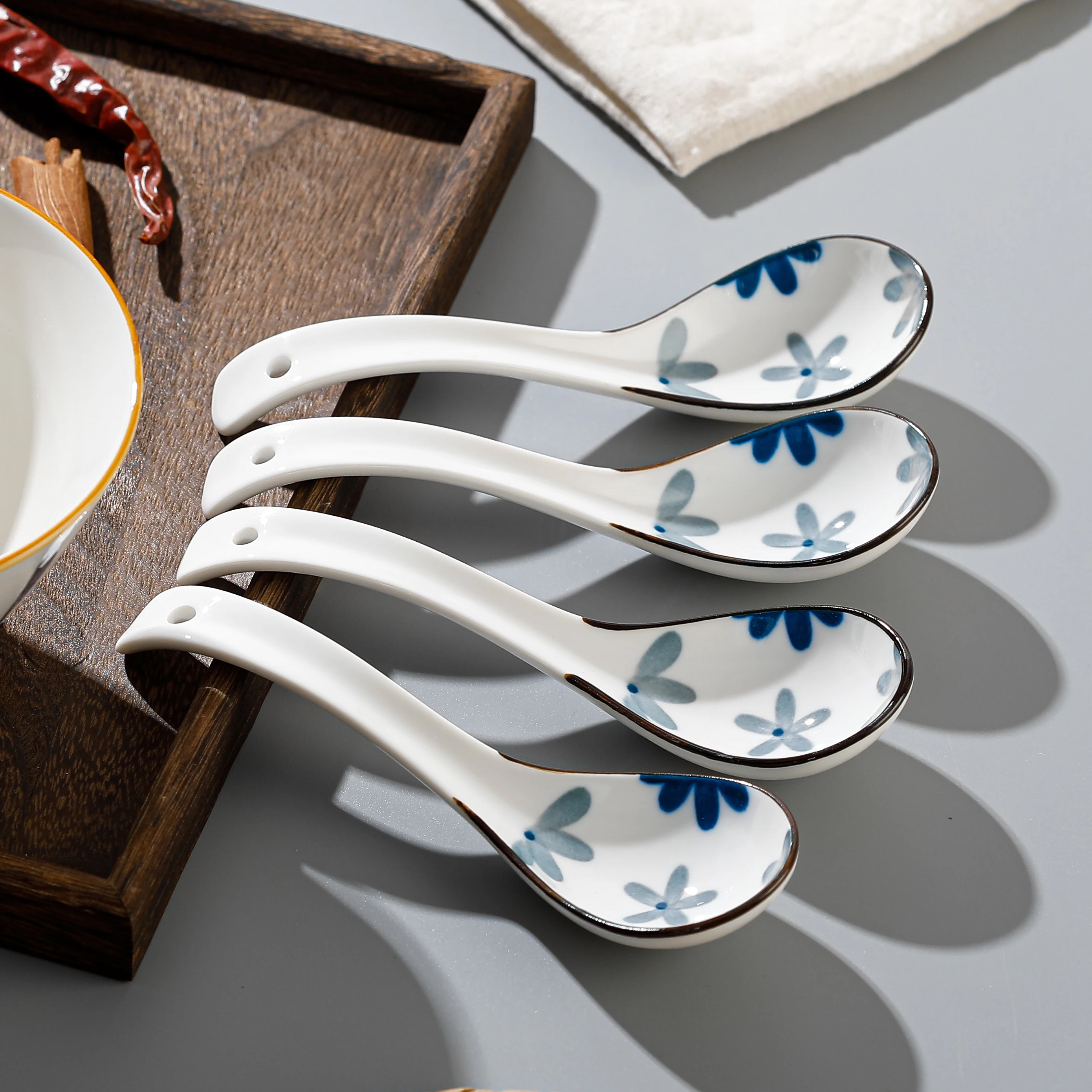 4Pcs Ceramic Soup Spoon Set Creative Printed Design Household Kitchen Ceramics Cutlery Set Japanese Style Ceramic Soup Spoon