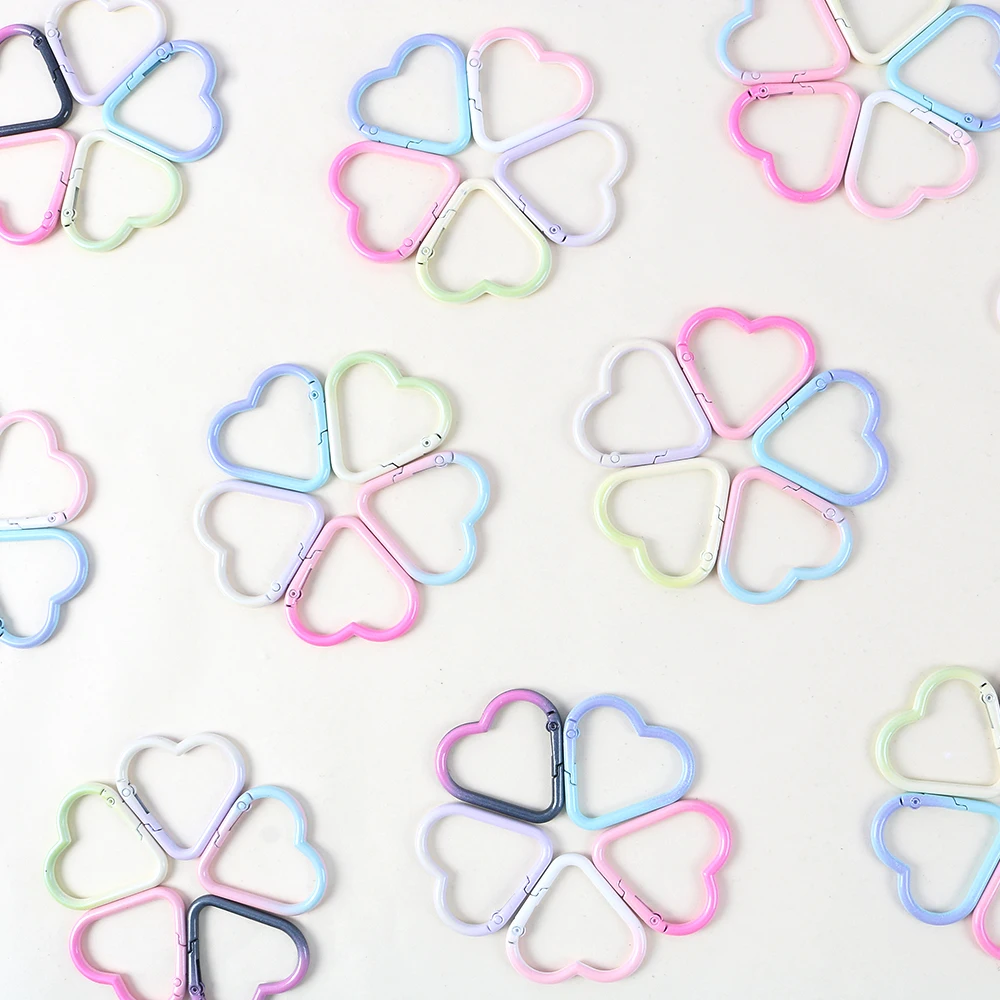 1pcs Gradient Color Heart  Flower Shaped Carabiner Hook Rings Ornament Single Loop Keyrings Connecting Buckles Pendant Metal