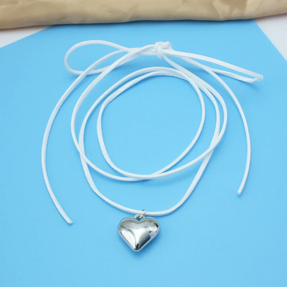 Goth White Velvet Big Heart Pendant Choker Necklace for Women Elegant Weave Knotted Bowknot Adjustable Chain New Year Jewelry