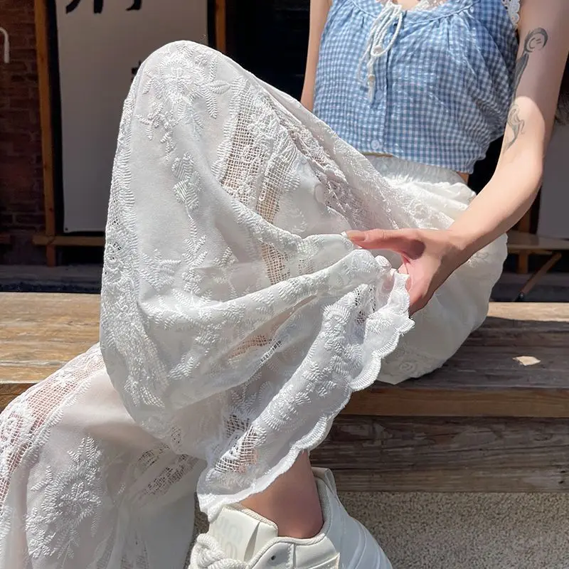 

Женские широкие брюки с кружевными вставками, вышивкой, ажурными элементами и оборками, новинка лета 2026, модные повседневные, омолаживающие образ