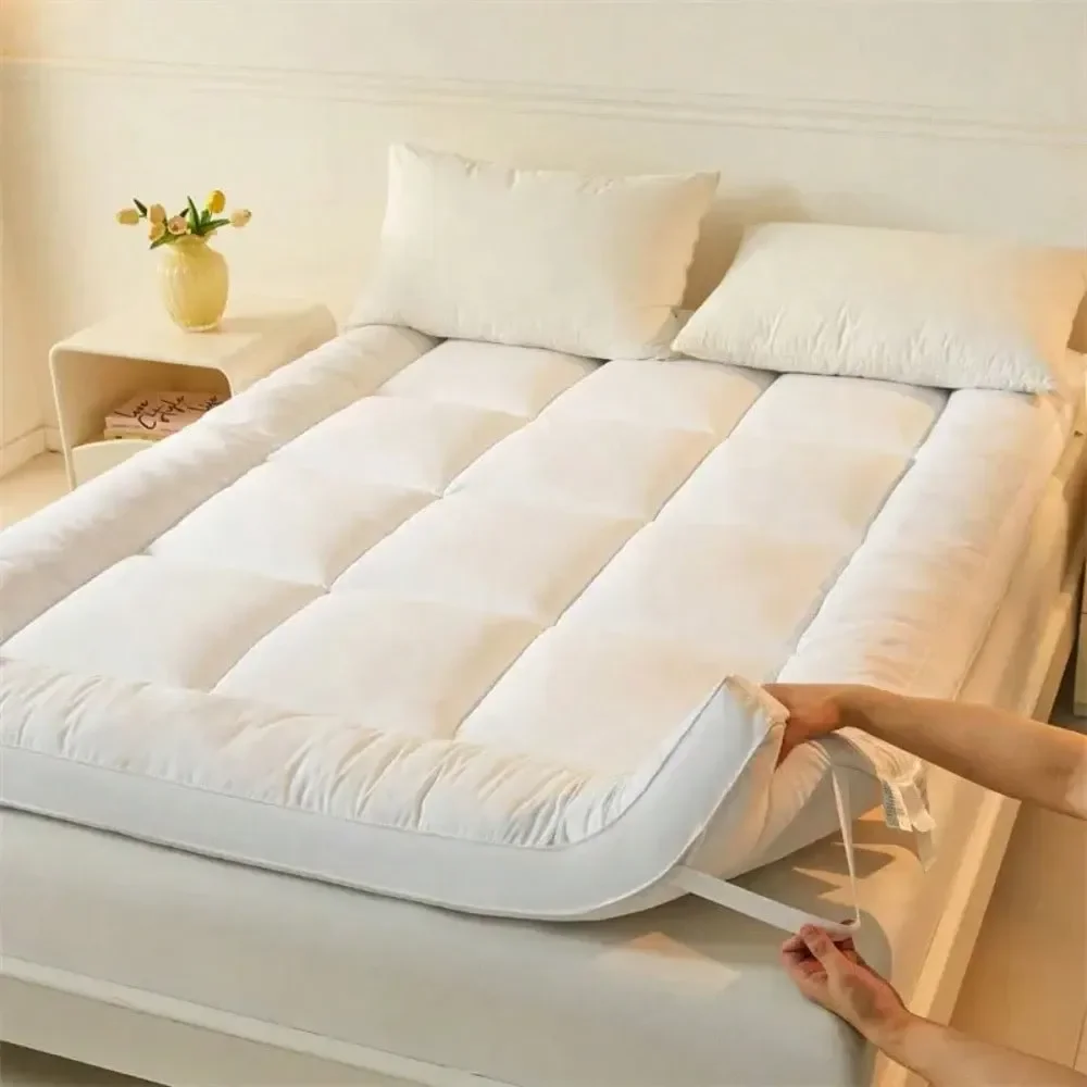 

Memory Foam Mattress Topper Soft Shredded Fill, 4 Anchor Elastic Bands, QuickAdjust PullOn Design, Machine Washable Polyester F