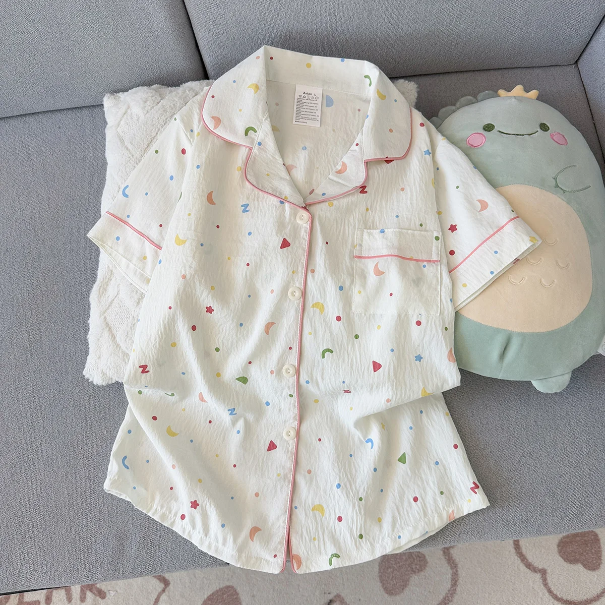 Women's Summer Pajamas, Thin Polka Dot Short-Sleeved Shorts, Sweet and Cute, Can Be Worn Outside in Summer, Two-Piece Home Wear Set image 3