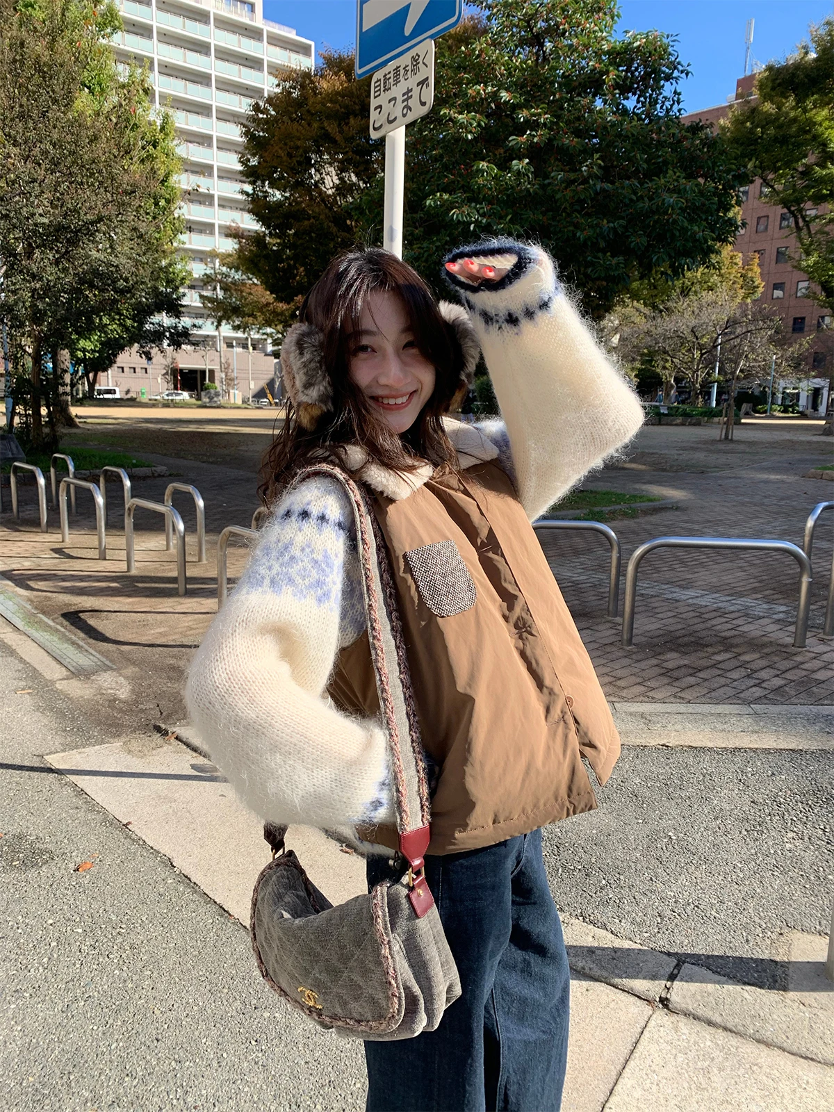 

Жилет Tetu STUDIO 2025SS двухцветный, хлопковый, с наполнителем из пуха, для повседневной носки, с V-образным вырезом, из полиэстеровой смеси, стандартной длины, на одной пуговице