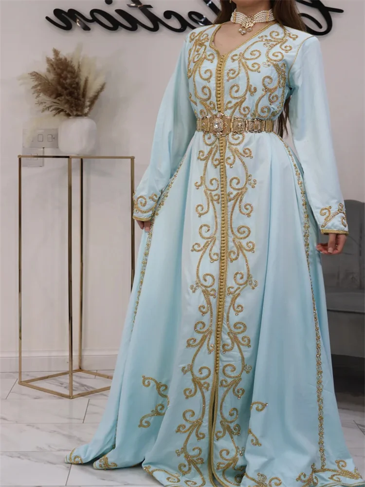 Elegant Dubai V Neck Long Sleeve Evening Dress Gorgeously Embroidered Floor Length Sweep Train Classic Muslim Wedding Outfits