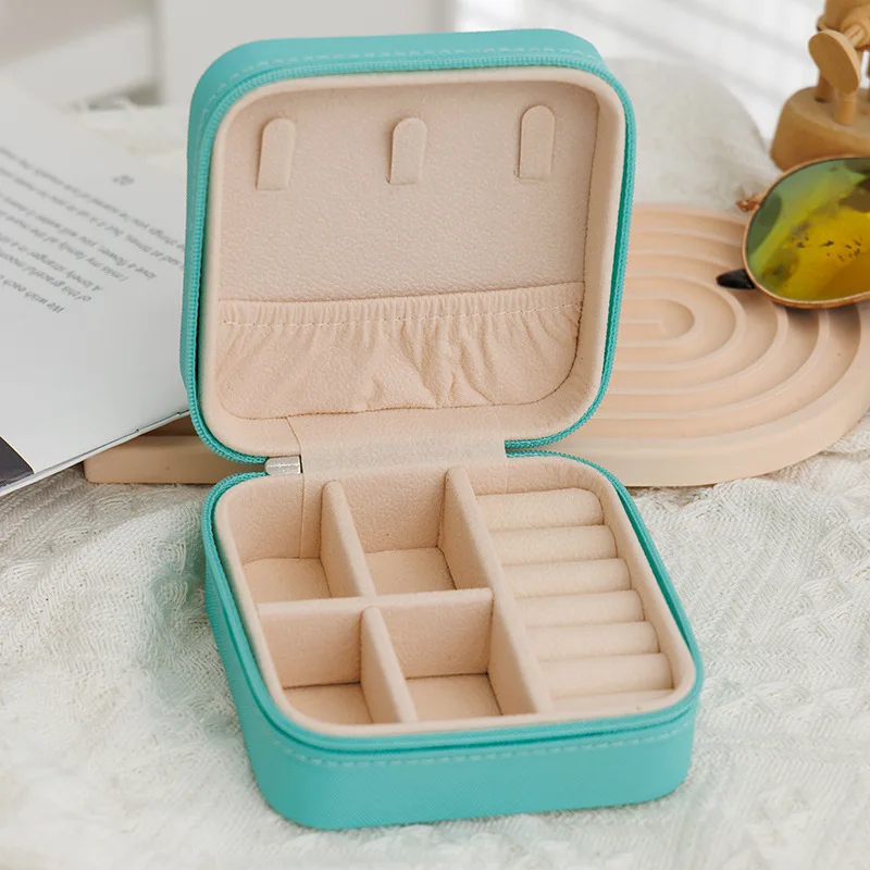 Jewellery Storage Box, Portable Jewellery Box with Zip, 4 Grids, Partition Storage, Soft Lining, Mini Bracelet Organiser