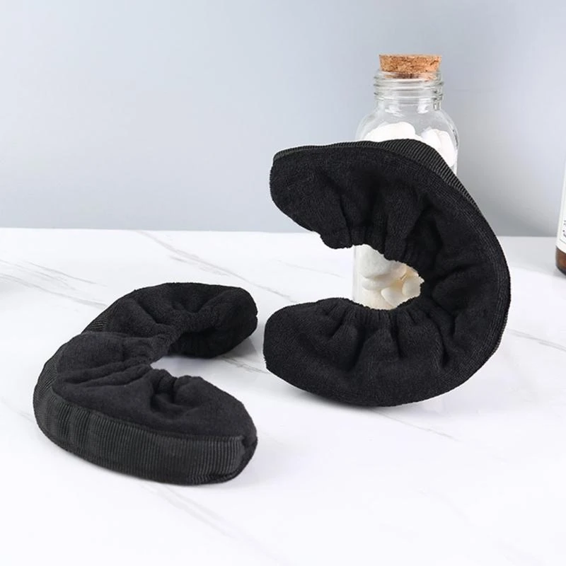 

Скейт -подошвы охватывает защитные хоккейные туфли с покрытием катания на коньках.