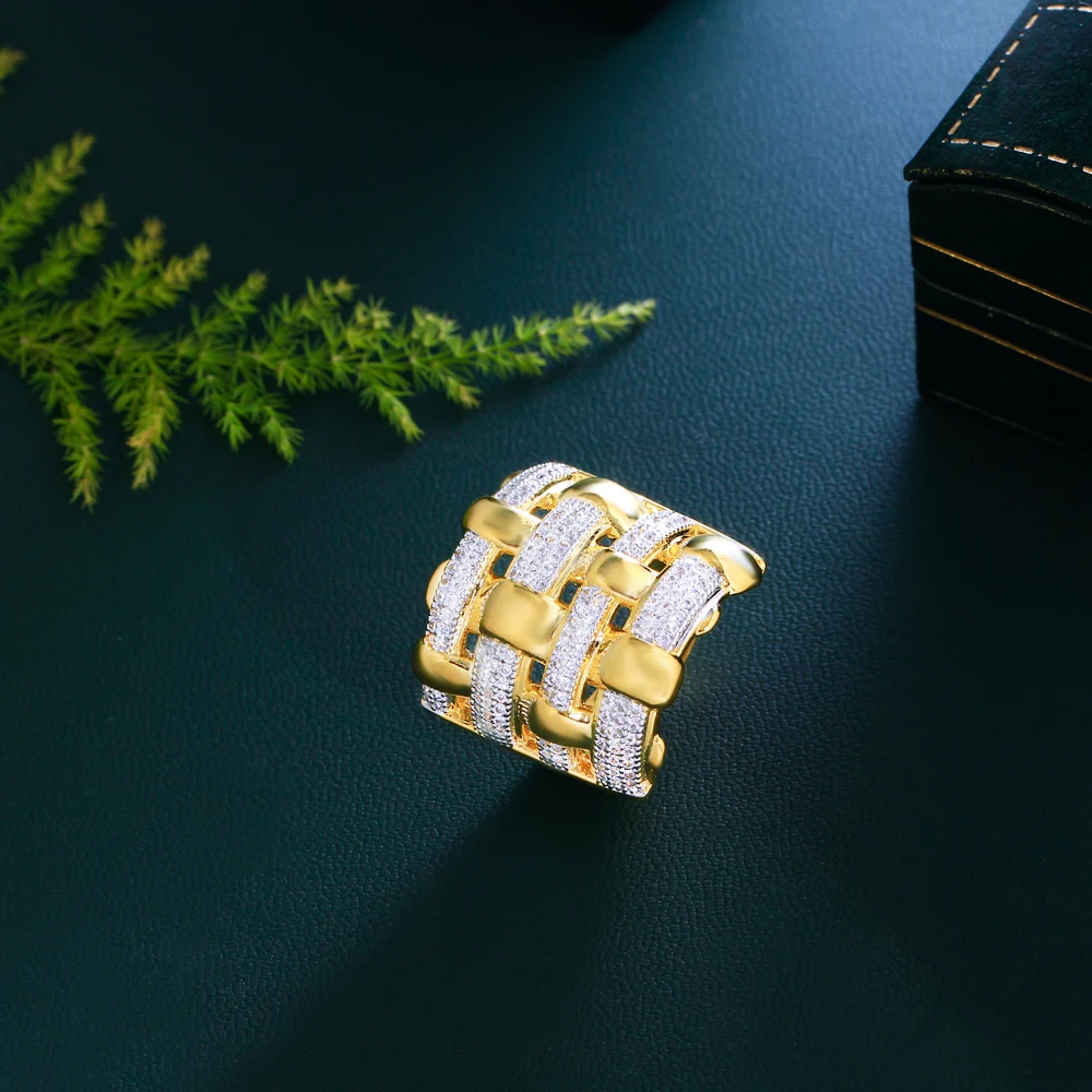 CWWZircons لونين ذهبي فاخر مكتنزة عبر خط مكعب الزركون كبير Forsted خواتم الاصبع للنساء اكسسوارات الحفلات J0252