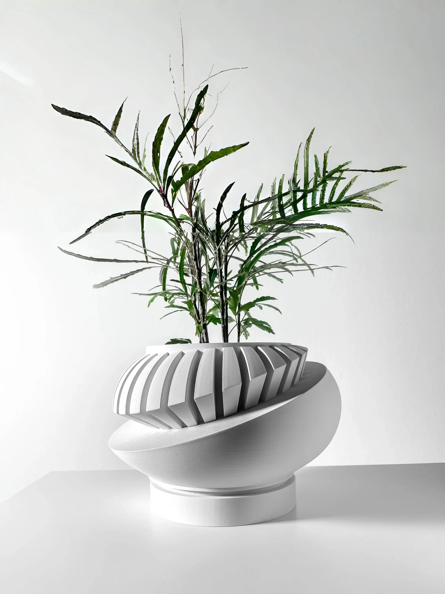 Modern Minimalist 3D Printed Plant Pot – Biodegradable Flower Planter for Home Decor, Eco-Friendly Sustainable Gift (Luxar)