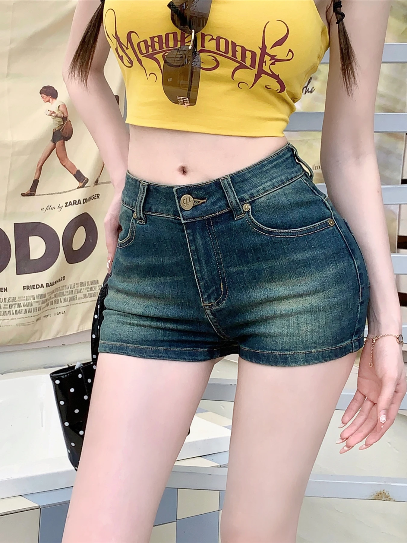 Sexy Tight Fitting Denim Shorts Retro High Waist Butt Lifting Straight Leg Hot Pants for Young Women Summer Casual Wear