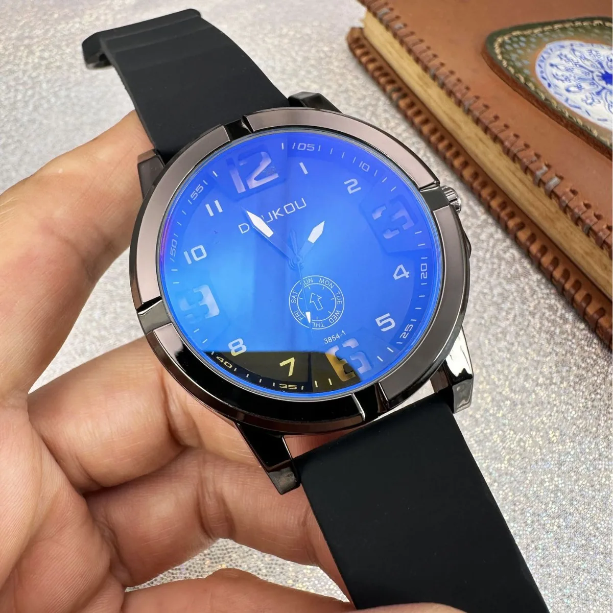 أعلى العلامة التجارية الفاخرة الرجال الرياضة ساعات كوارتز رجل التناظرية تاريخ ساعة سيليكون حزام ساعة اليد بالجملة Relogio Masculino