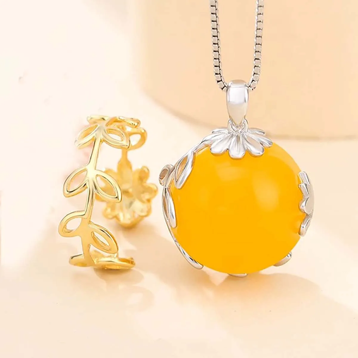 

2Pcs Copper Leaf Shaped Pearl Mount Pendant Setting for 16-20mm Half Drilled Round Pearl or Bead DIY Jewelry Necklace Making