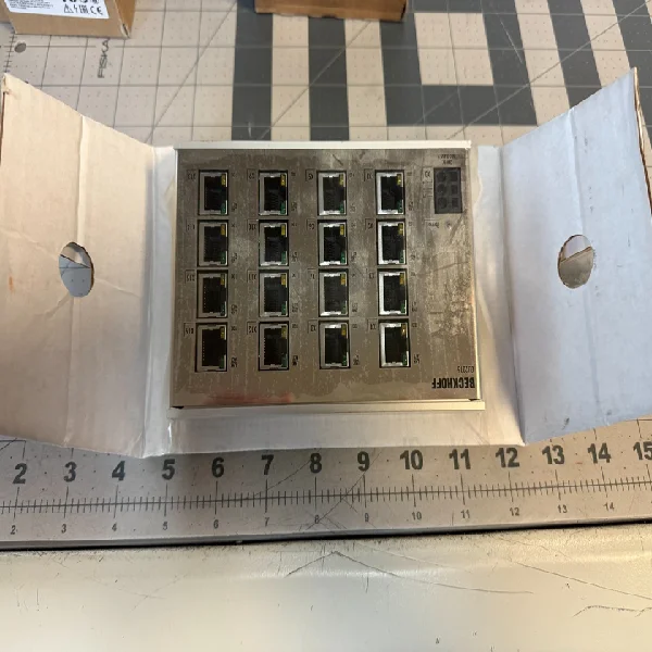 

Cu2016 6-портовый Ethernet-коммутатор Совершенно новый оригинальный Spot Plc