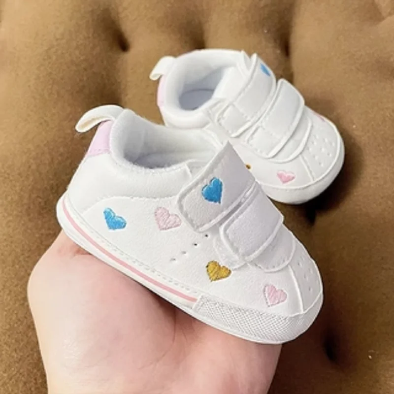 Infant Pre-Walker Shoes 0-1Year Embroidered Heart Baby Shoes Soft Sole Stylish Casual Walking Shoes