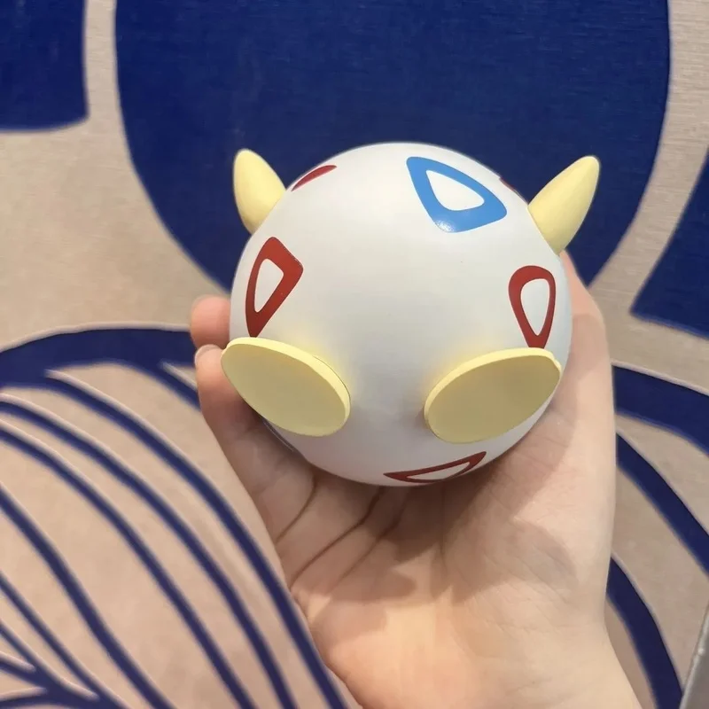 Figurines de dessin animé Pokemon Happy Togepi, ornement de bureau de voiture, modèle mignon, poupée, jouets pour garçons et filles, cadeau Surprise à collectionner