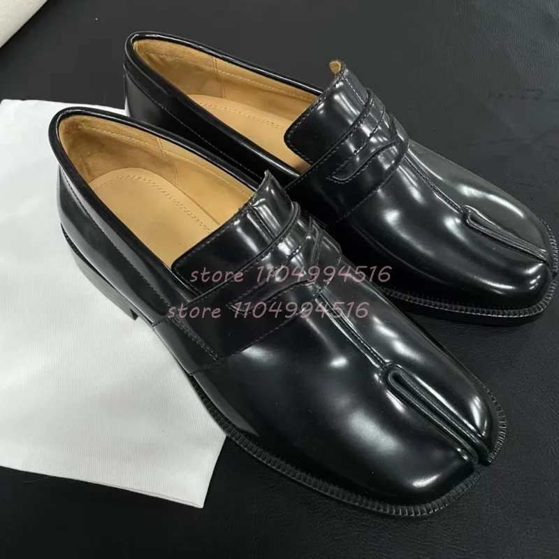 

Black Patent Leather Split Toe Low Heels Loafers Men Suede Slip On Oxfords Shoes New Fashion Business Wedding Formal Men's Shoes