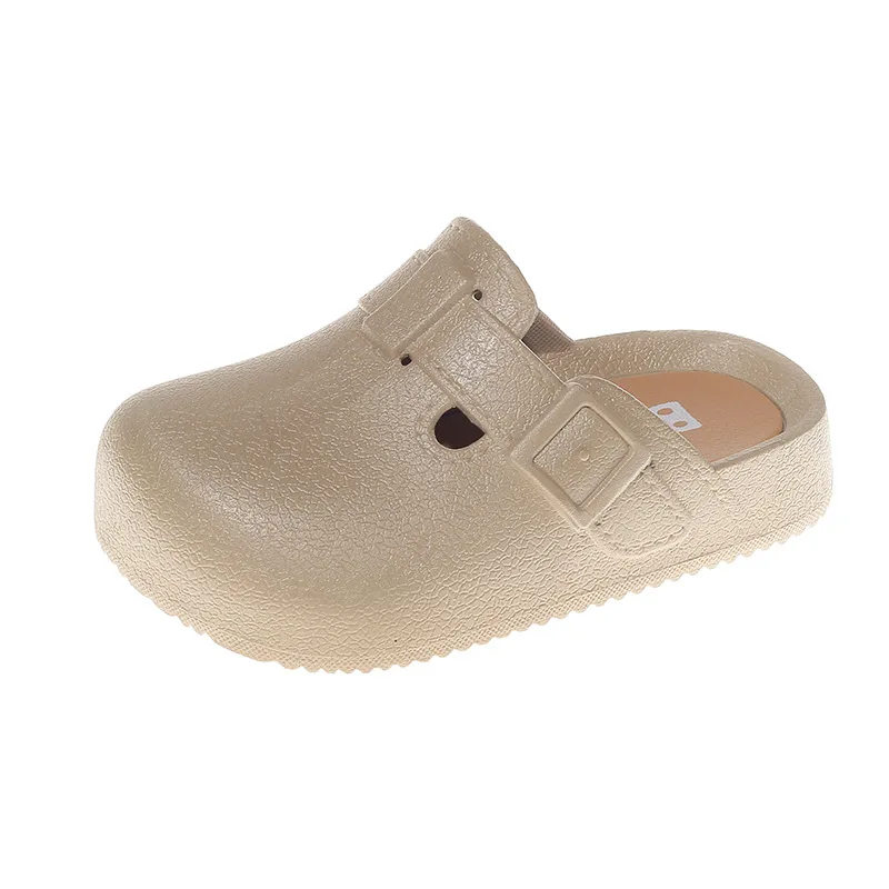 شباشب أطفال 2025 بناتي أولاد بنعال ناعمة حقائب أطفال أحذية مثقوبة صنادل منزلية وأطفال