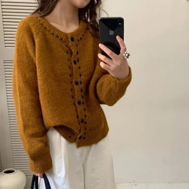 Autumn and Winter Fashion New Women's Elegant Knitted Single Breasted Casual Wool Cardigan Retro Plush Thick Warm Sweater