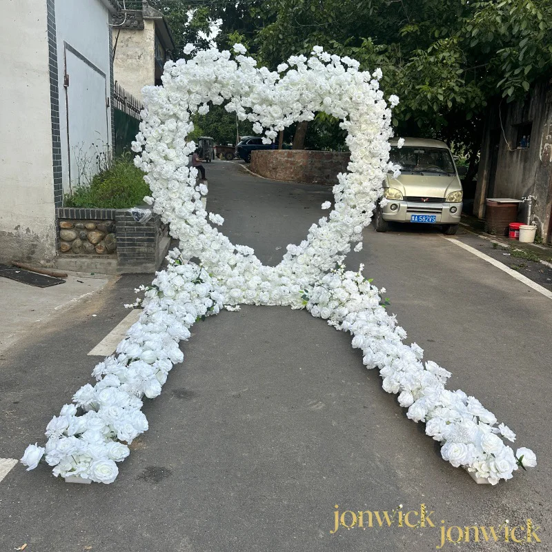 Romantisches weißes Rosenherz, künstliche Blume, Hochzeitshintergrund, Blumendekoration, Outdoor-Party, Jubiläum, Valentinstag, Hintergrunddekoration – Detail 4