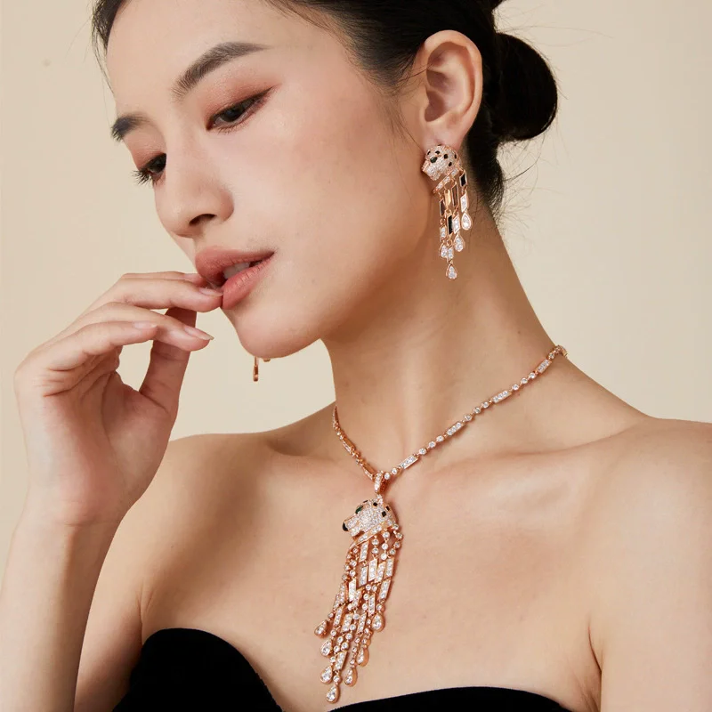 Designer Collection Dinner Party Necklace Earrings Inlay Cubic Zircon Tassels Leopard Pendant Rose Color Chain Jewelry Sets
