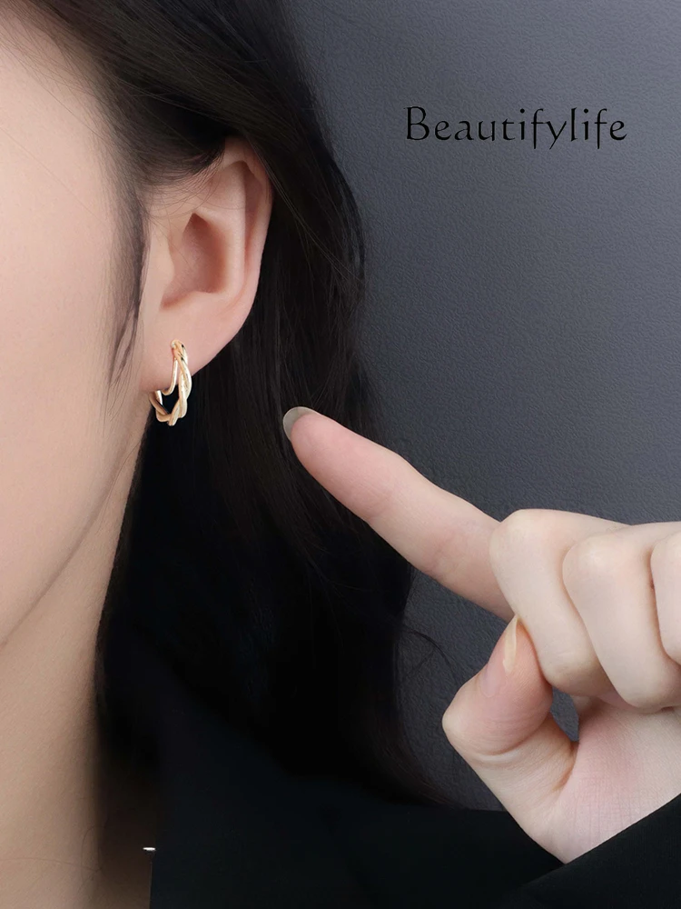 Staggered circle without earholes, women's gold, new niche temperament design sense, simple and versatile earrings clip