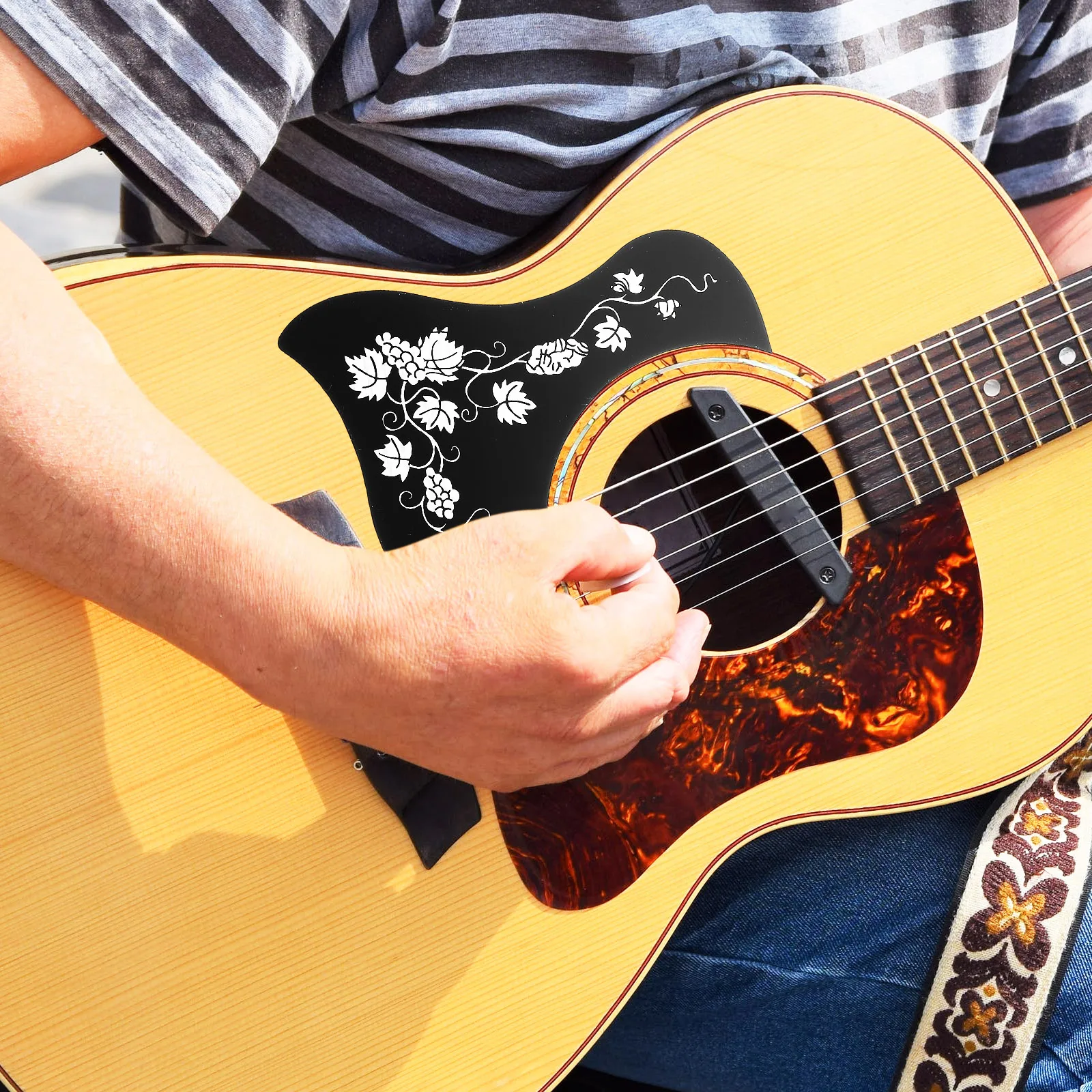 

2Pcs Guitar Pickguard PVC Protector Plate Acoustic Parts Lightweight Selfadhesive Decorative Scratch Plates For Guitar Classical