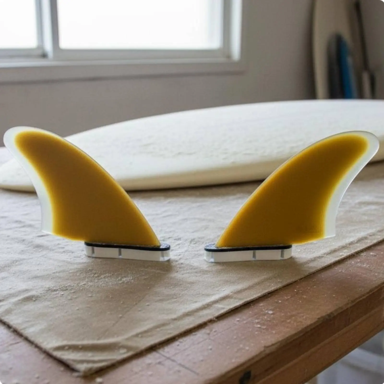 2-pieces-dual-tab-surfboard-fins-surfboard-fins-dual-color-design-twin-fin-set-fishboard-tail-fins