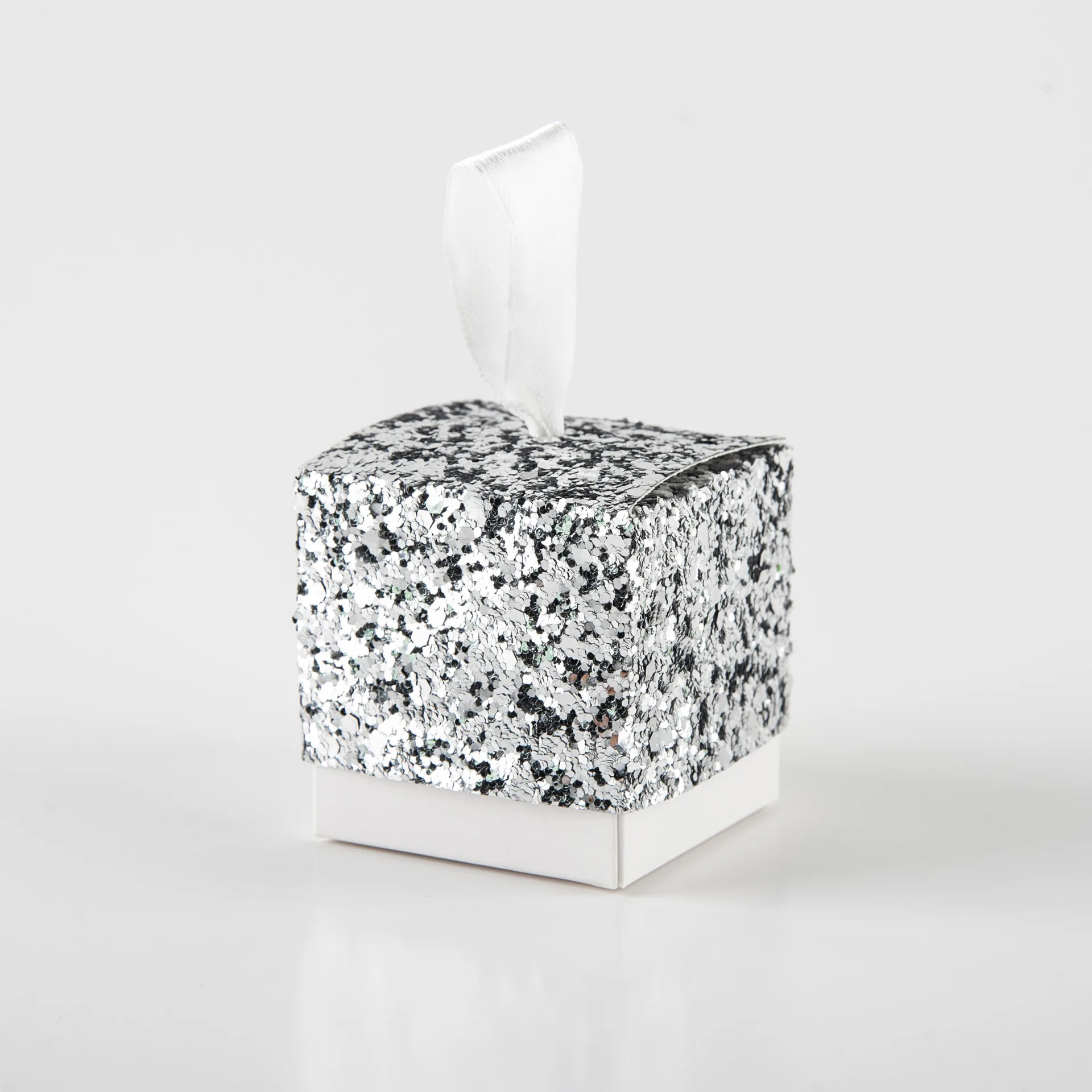 

100Pcs Sparkle and Shine Silver Glitter Favor Box For gold Wedding Candy Favors and Bridal shower Party Cake gift boxes