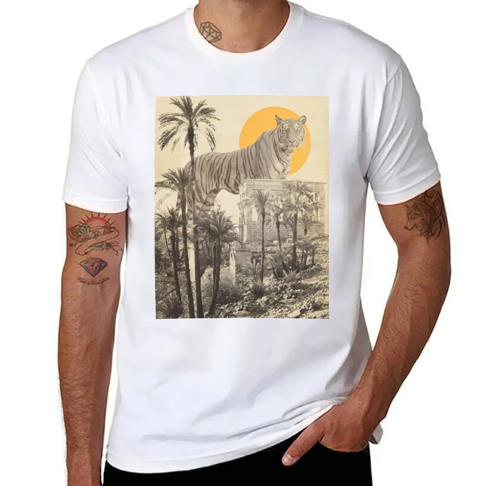 

Giant Tiger in ruins T-Shirt man t shirt luxury t shirts for man graphic vintage T-Shirt