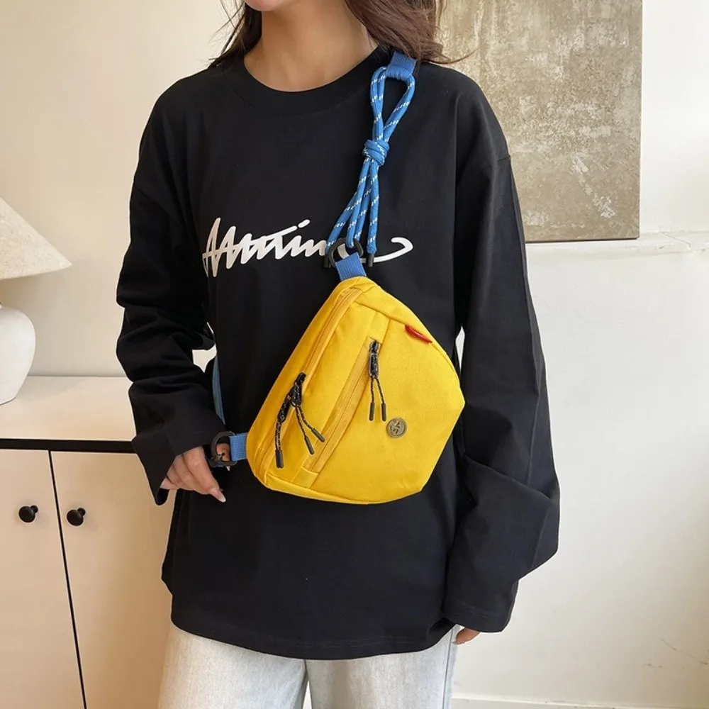 

Korean Style Sports Crossbody Bag Large Capacity Waterproof Half Moon Bag Adjustable Strap Color Contrast Dumpling Shoulder Bag