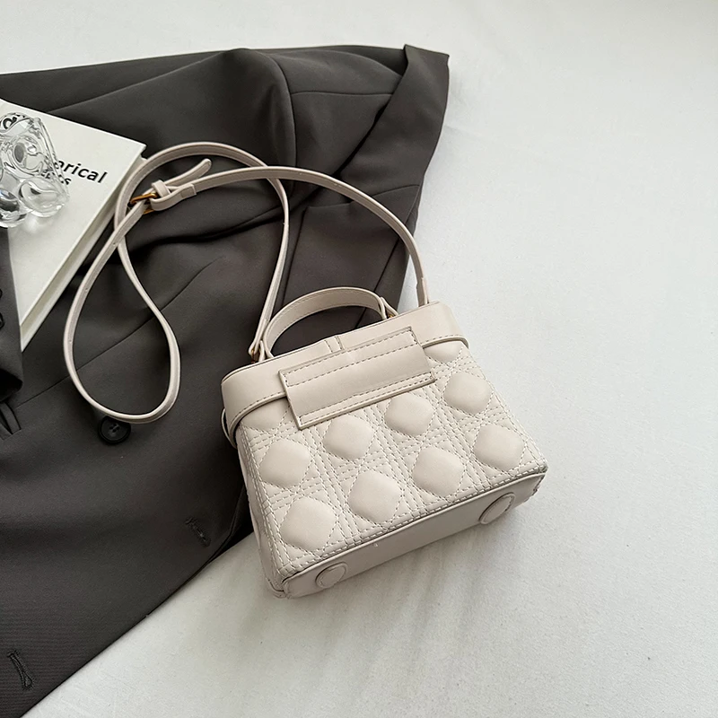 French luxury handbag 2024 new minimalist and fashionable small square bag trend versatile popular crossbody bag