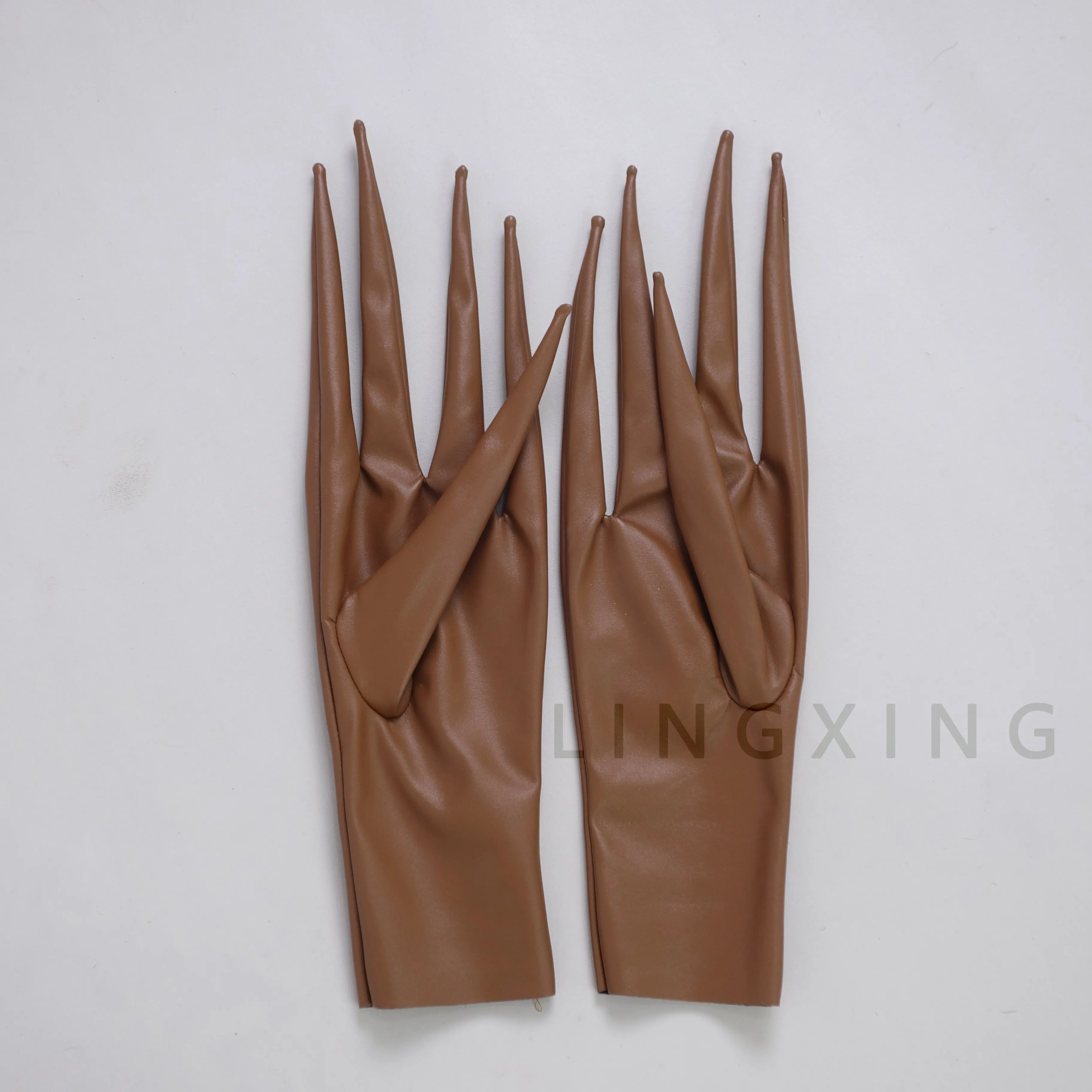 35 cm 14 Zoll spitze Fingerhandschuhe aus patentiertem Kunstleder PU mit langen Spikes an den Schultern, Armwärmer, glänzend schwarz, Pfoten-Drachenknöchel-Design – Detail 34