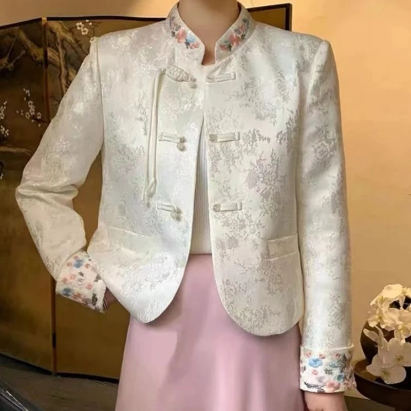 

2024 New Fashion Spring Autumn Women Short Jacket Loose Casual Long Sleeve Temperament Buckle Embroidery Female Coat