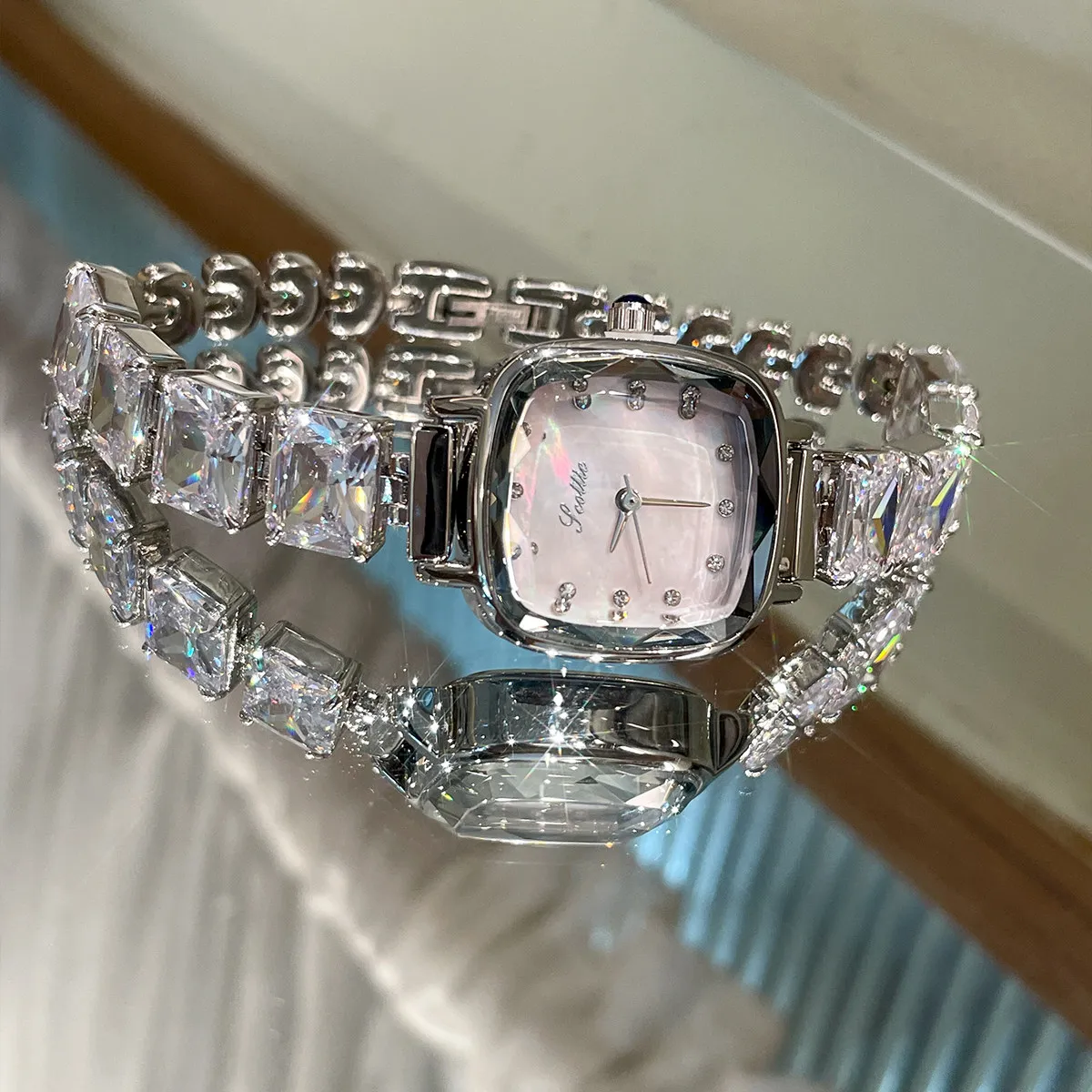 

Exquisite Ladies' Wristwatch, A Luxurious And Artistic 2026 New Model. A Luxury Women'S Watch, A Stylish Quartz Timepiece.