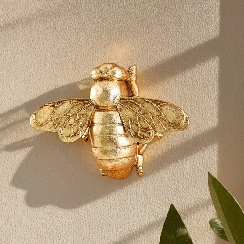 Golden Resin Bee Ornament Insect Wall Decoration Pendant Crafts Animal Sculpture Display Model Statue