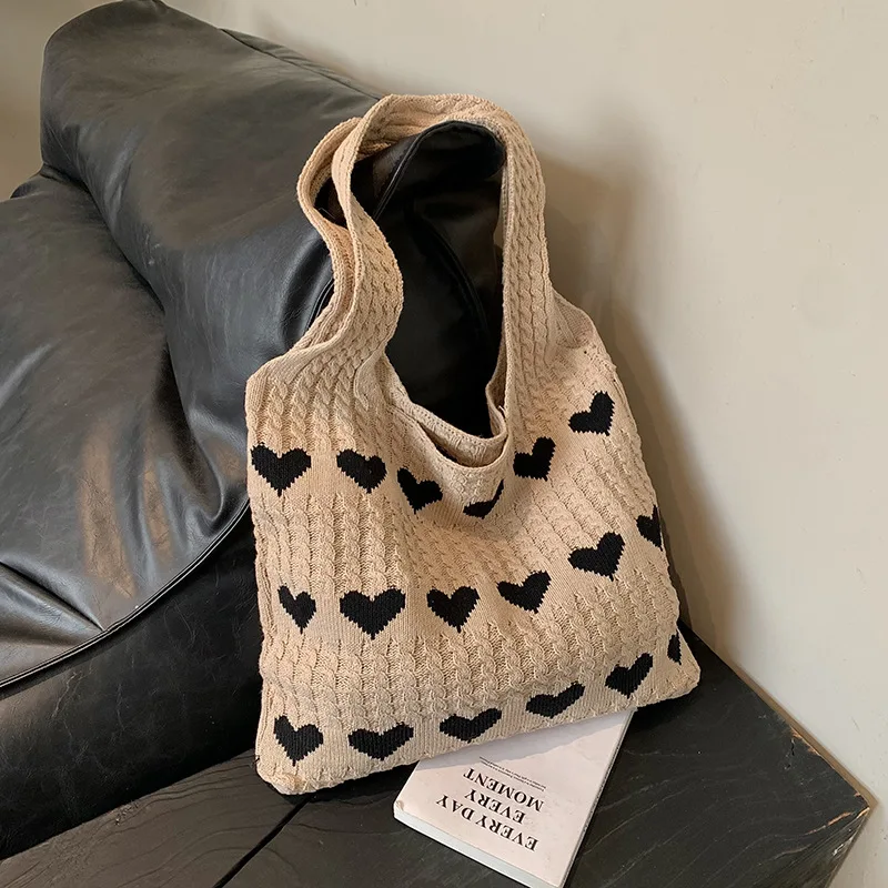 2026 جديد اليدوية الصوفية محبوك حقيبة للنساء الصيف الحب القلب تحت الإبط حقيبة كتف شيك عادية حمل 1 قطعة